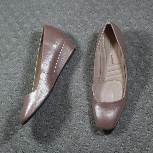 NWOT Adrienne Vittadini Size 7.5M Shimmering Pink 1.5" Wedge Heels - Picture 1 of 6
